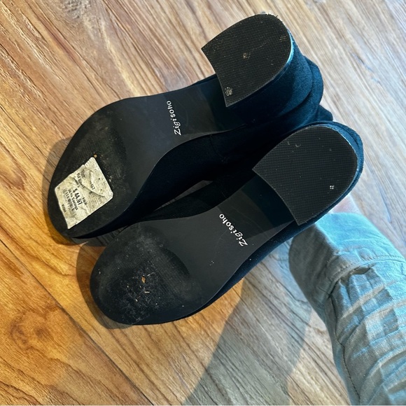 Zigi Soho Nydia Women’s Black Faux Suede Block Heel Round Toe Booties Side Zip 8 - Picture 8 of 8